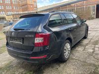 Gebraucht Skoda Octavia 112 PS (82 kW) 2016 Schwarz Kleinwagen