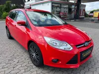 Gebraucht Ford Focus 125 PS (91 kW) 2013 Rot Limousine