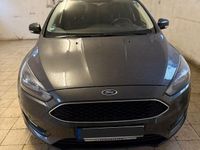Gebraucht Ford Focus Cool & Connect 101 PS (74 kW) 2018 Grau Kombi