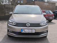 Gebraucht VW Touran 116 PS (85 kW) 2018 Gold Van / Kleinbus