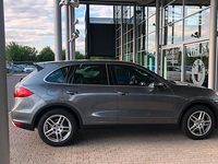 Gebraucht Porsche Cayenne 250 PS (183 kW) 2012 Grau SUV