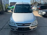Gebraucht Opel Combo 101 PS (74 kW) 2010 Silber Van / Kleinbus