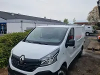 Gebraucht Renault Trafic 121 PS (88 kW) 2018 Weiß Van / Kleinbus