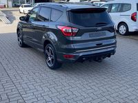 Gebraucht Ford Kuga ST-Line 175 PS (128 kW) 2019 Grau SUV