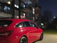 Gebraucht Mercedes CLA180 Shooting Brake Urban 122 PS (89 kW) 2017 Rot Kombi