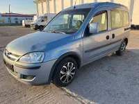 Używany Opel Combo 69 KM (50 kW) 2005 Niebieski Minivan