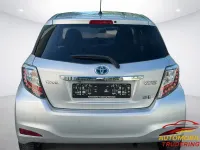 Gebraucht Toyota Yaris Hybrid Edition 101 PS (74 kW) 2014 Silber Limousine
