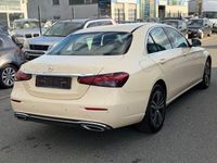 Gebraucht Mercedes E200 Avantgarde 160 PS (117 kW) 2022 Beige Limousine