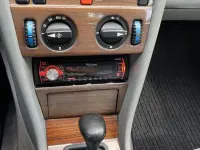 Gebraucht Mercedes E230 132 PS (97 kW) 1988 Grau Limousine