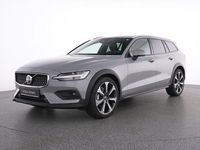 Gebraucht Volvo V60 CC Plus 197 PS (144 kW) 2023 Grau vapour grey / metallic Kombi