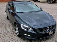 Gebraucht Volvo V60 Momentum 150 PS (110 kW) 2016 Grau Kombi