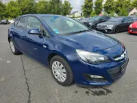 Gebraucht Opel Astra 101 PS (74 kW) 2014 Blau Limousine