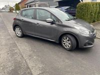 Gebraucht Peugeot 208 Allure 83 PS (61 kW) 2019 Grau Kleinwagen