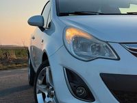 Gebraucht Opel Corsa 95 PS (69 kW) 2011 Weiß Kleinwagen