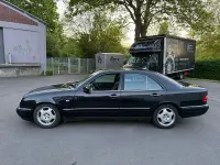 Gebraucht Mercedes E430 Avantgarde 279 PS (205 kW) 1998 Schwarz Limousine