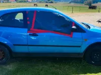 Second-hand Ford Fiesta 68 CP (50 kW) 2004 Albastru Hatchback