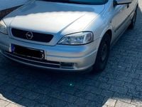 Używany Opel Astra 101 KM (74 kW) 2002 Srebrny Sedan/Limuzyna