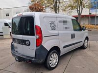 Gebraucht Opel Combo 90 PS (66 kW) 2016 Silber Van / Kleinbus