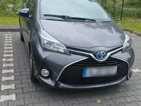 Gebraucht Toyota Yaris 100 PS (73 kW) 2016 Grau Kleinwagen