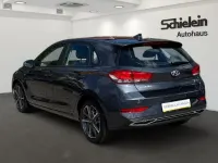 Gebraucht Hyundai i30 Trend 120 PS (88 kW) 2022 Grau Limousine
