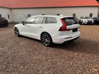 Gebraucht Volvo V60 Momentum 197 PS (144 kW) 2021 Weiß Kombi