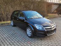 Używany Opel Astra 116 KM (85 kW) 2009 Czarny Sedan/Limuzyna