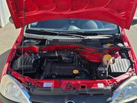 Gebraucht Opel Corsa 75 PS (55 kW) 2002 Rot Kleinwagen