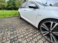 Gebraucht Opel Insignia Innovation 209 PS (153 kW) 2017 Weiß Kombi