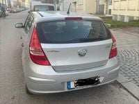 Gebraucht Hyundai i30 Comfort 109 PS (80 kW) 2009 Silber Limousine