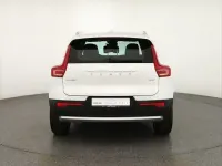 Neu Volvo XC40 163 PS (119 kW) 2025 Weiß SUV