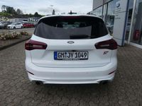 Gebraucht Ford Focus ST 280 PS (205 kW) 2023 Lackierung frostweiss weiß Kombi