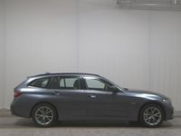 Gebraucht BMW 330e Sport Line 252 PS (185 kW) 2021 Grau Kombi