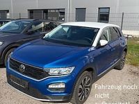 Gebraucht VW T-Roc Active 150 PS (110 kW) 2021 Ravennablau metallic pure whit SUV