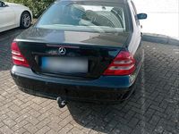 Gebraucht Mercedes C220 143 PS (105 kW) 2002 Schwarz Limousine