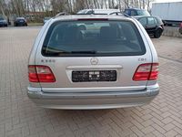 Gebraucht Mercedes E320 Elegance 197 PS (144 kW) 2003 Silber Kombi