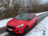 Gebraucht Ford Focus ST-Line 190 PS (139 kW) 2016 Rot Limousine