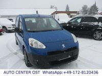 Gebraucht Peugeot Partner Tepee Active 92 PS (67 kW) 2013 Blau Van / Kleinbus