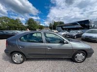 Gebraucht Renault Mégane Expression 95 PS (69 kW) 2000 Grau Limousine