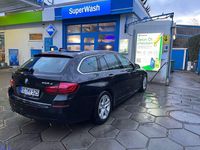 Gebraucht BMW 525 Luxury Line 218 PS (160 kW) 2015 Schwarz Kombi