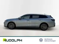 Gebraucht VW Passat Elegance 150 PS (110 kW) 2025 Oyster silver metallic Kombi