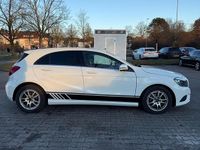 Gebraucht Mercedes A180 122 PS (89 kW) 2012 Weiß Kleinwagen