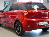 Gebraucht Hyundai i20 Active 101 PS (74 kW) 2016 Red passion Kleinwagen