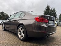 Gebraucht BMW 320 Sport Line 185 PS (136 kW) 2012 Braun Limousine