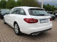 Gebraucht Mercedes C200 Avantgarde 184 PS (135 kW) 2019 Weiß Limousine