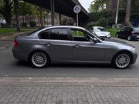 Gebraucht BMW 318 143 PS (105 kW) 2010 Grau Limousine