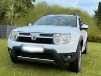 Używany Dacia Duster Prestige 105 KM (77 kW) 2011 Biały SUV