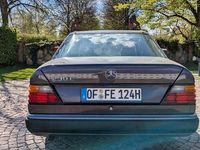 Gebraucht Mercedes E230 133 PS (97 kW) 1992 Limousine