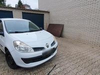 Gebraucht Renault Clio II 66 PS (48 kW) 2006 Weiß Kleinwagen