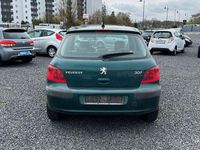 Gebraucht Peugeot 307 Premium 109 PS (80 kW) 2003 Grün Limousine