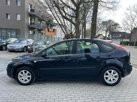 Gebraucht Ford Focus Trend 116 PS (85 kW) 2006 Blau Limousine